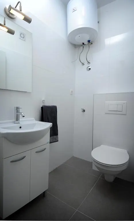 Apartment Outlet Split